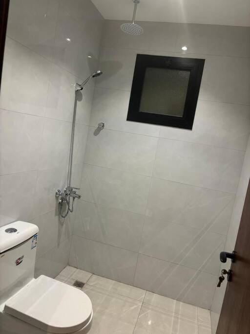 جناح غرفة وصالة واسعة بحي المروة 8دقايق من المطار Apartment in Jeddah