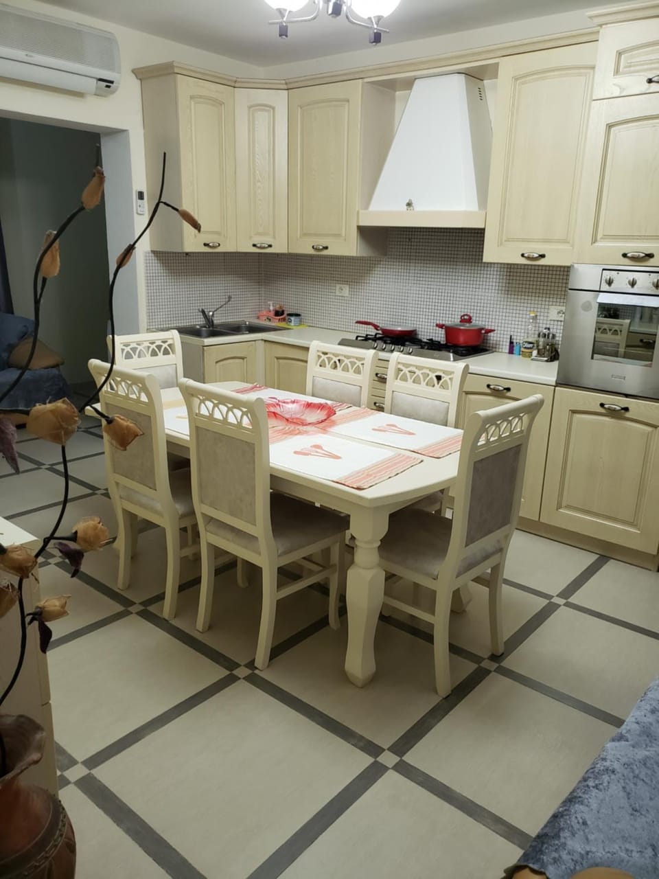 Kitchen or kitchenette, Dining area, dishwasher, stove