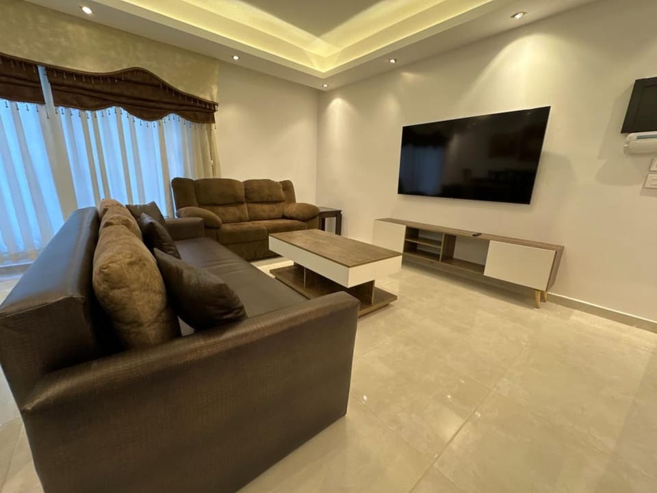 Communal lounge/ TV room, TV and multimedia, Living room, Seating area