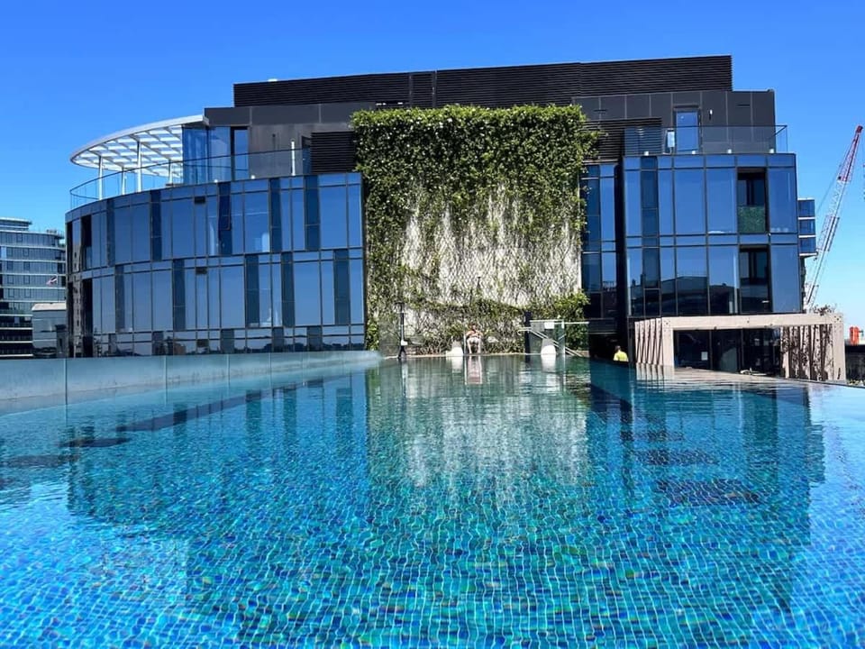 Property building, Day, Pool view, Swimming pool