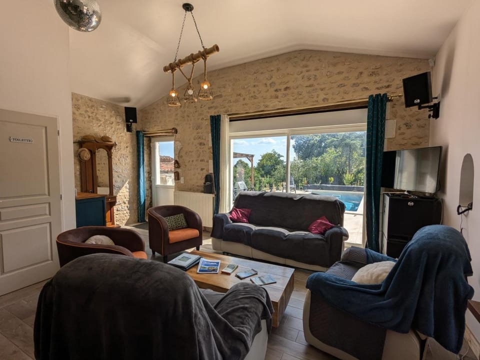 Maison familiale avec piscine privée et jardin pour 11 pers - FR-1-653-265 House in Nouvelle-Aquitaine