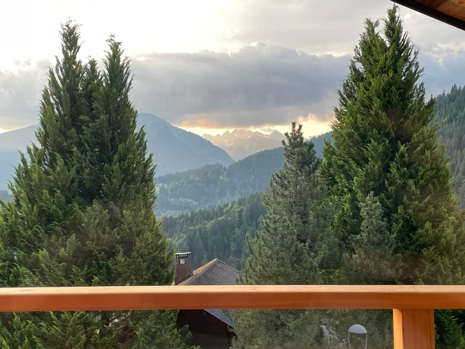 Balcony/Terrace, Mountain view