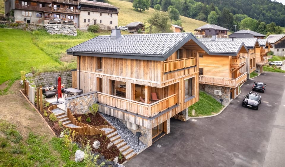 Property building, Bird's eye view, Garden, Balcony/Terrace, Street view