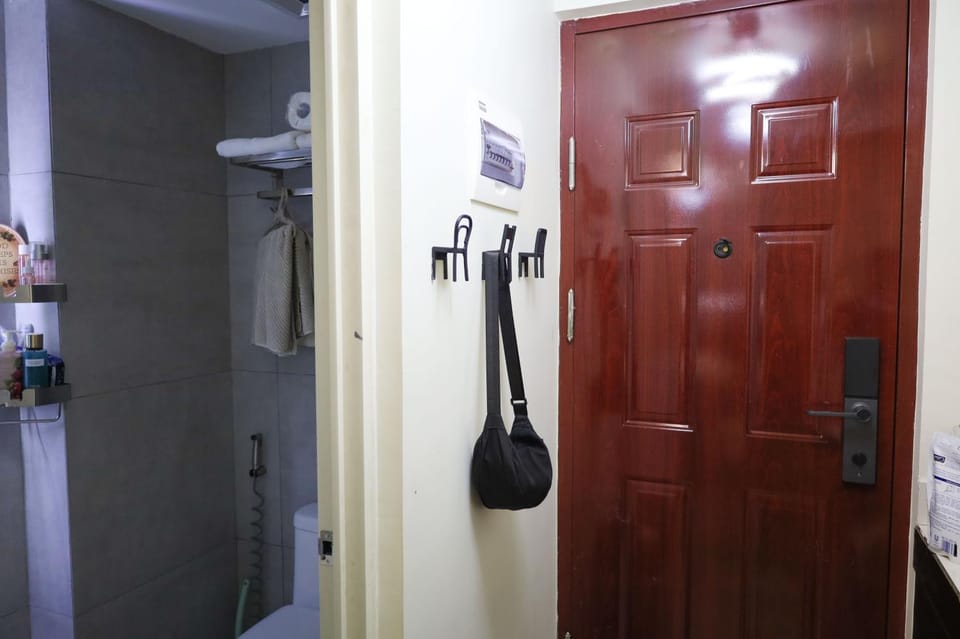 Sojourner's Suite at 605, City-view condotel near the airport at Monte Carlo Residences Charlene Apartment hotel in Las Pinas