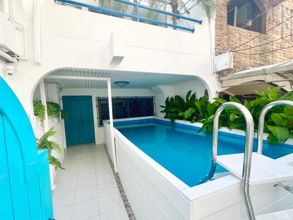 曼谷市中心素坤逸4卧 泳池别墅 近nana 近Asoka Villa in Bangkok
