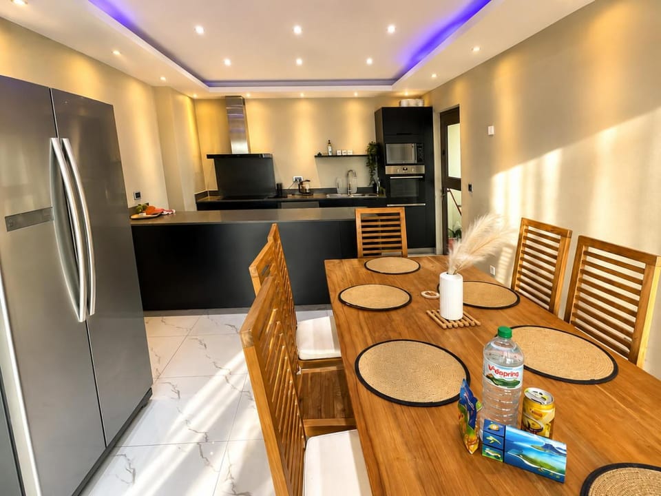 Kitchen or kitchenette, Dining area, kitchen