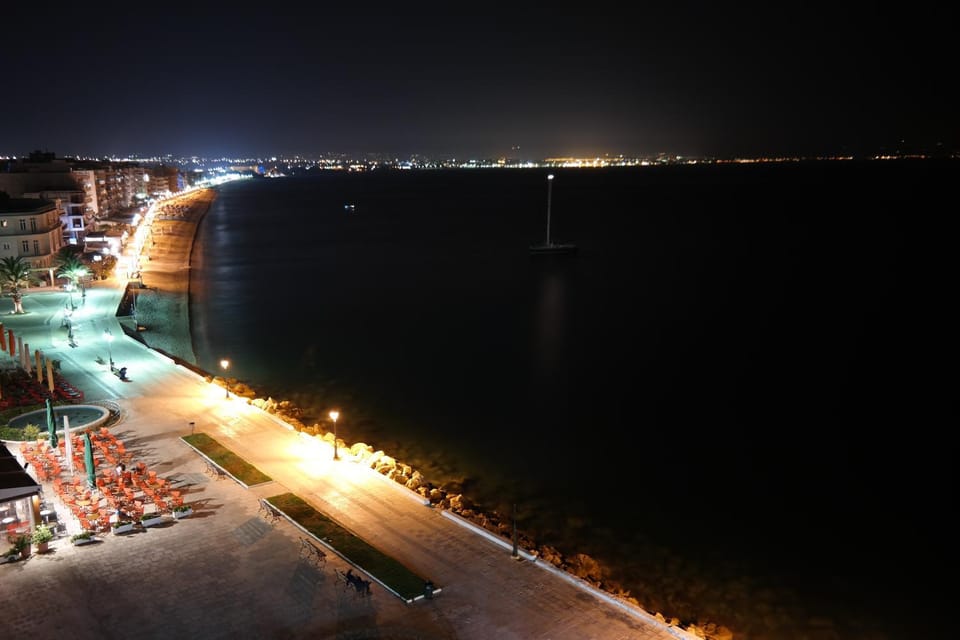 View (from property/room), Balcony/Terrace, Balcony/Terrace, Decorative detail, Area and facilities