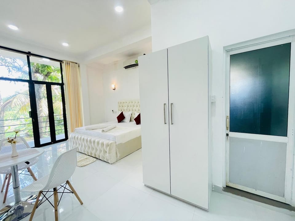 Bedroom, air conditioner