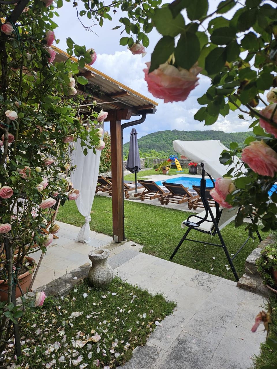 Natural landscape, Garden, Garden view, Mountain view, Pool view, sunbed