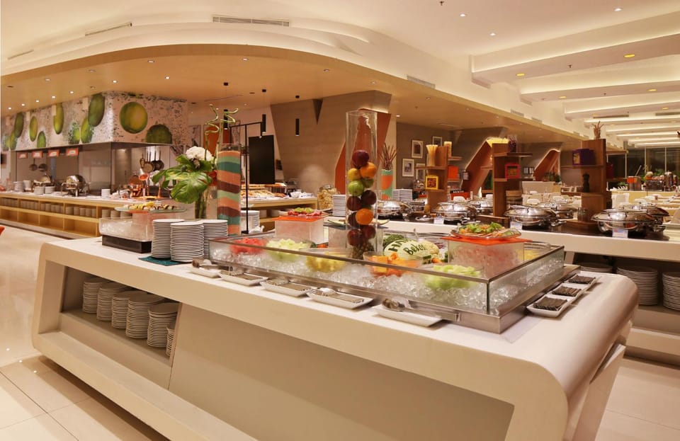 Restaurant/places to eat, Breakfast, Continental breakfast, Buffet breakfast, Asian breakfast, American breakfast