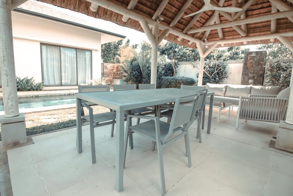 Patio, Dining area, Swimming pool
