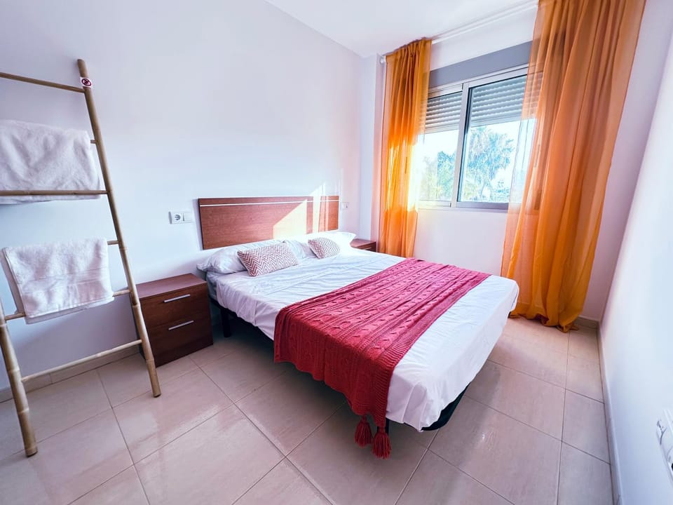 Bed, towels