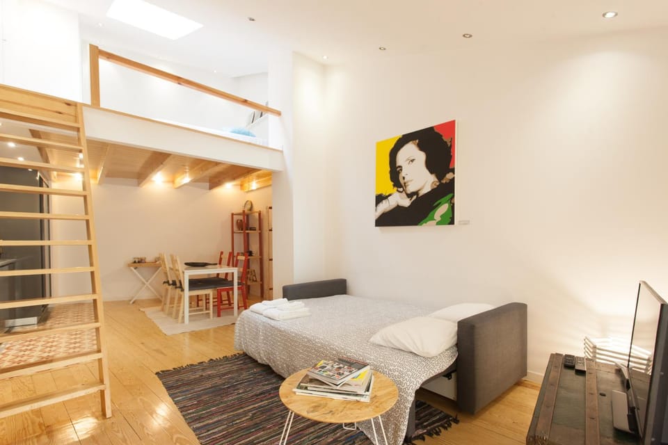 Bed, Living room