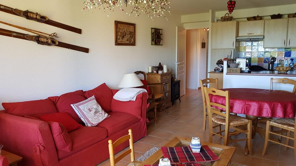 Appartement de standing 4 personnes, pied des pistes, parking Apartment in Catalonia