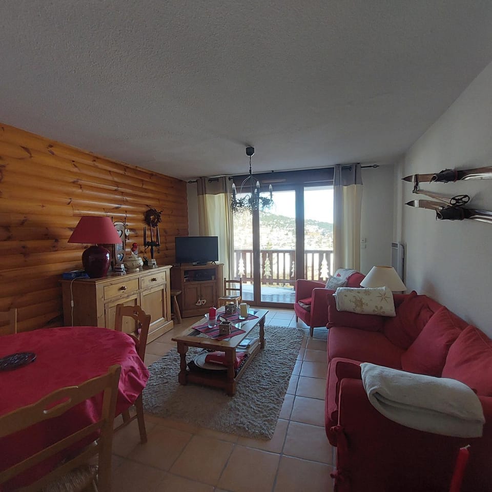 Appartement de standing 4 personnes, pied des pistes, parking Apartment in Catalonia