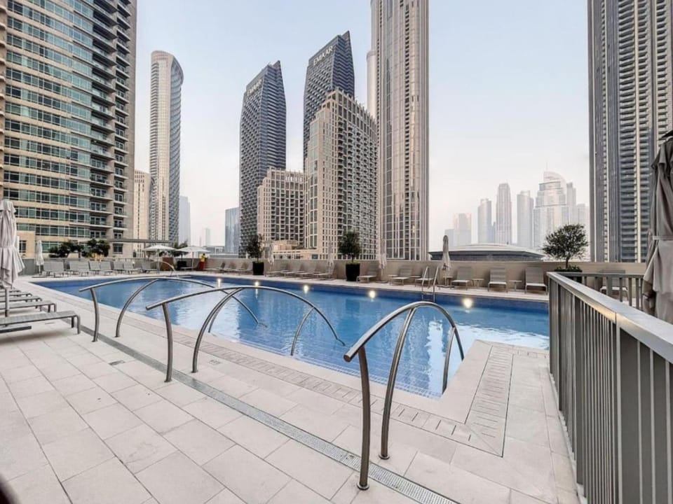 Day, City view, Pool view, Swimming pool, sunbed