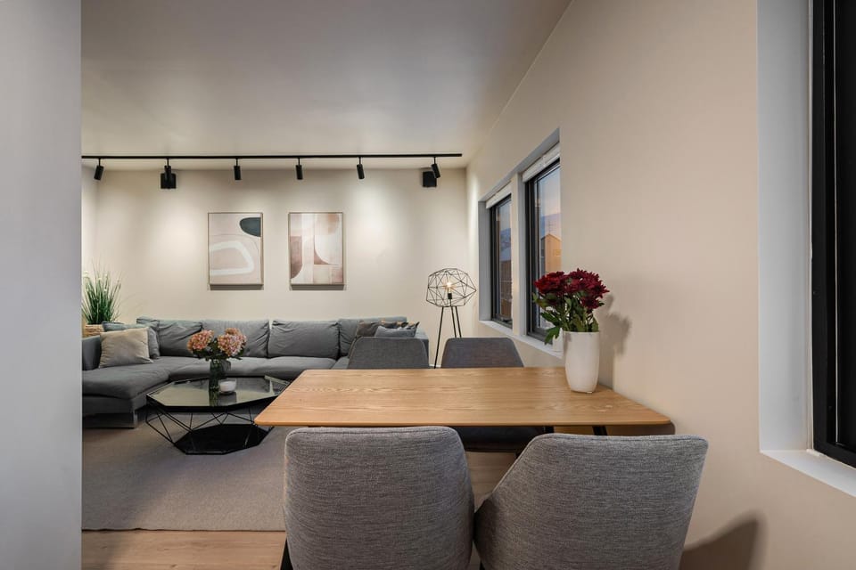 Living room, Seating area, Dining area