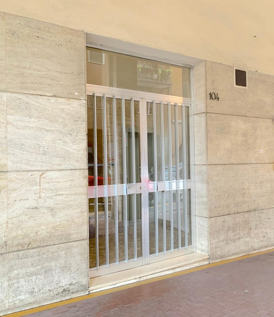 Facade/entrance
