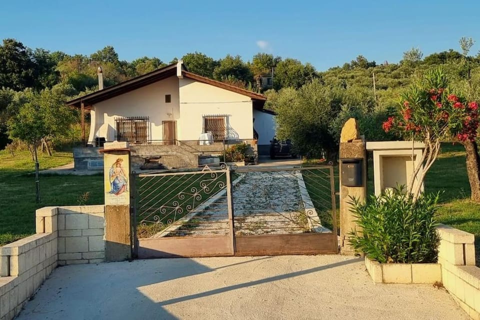 Garden view, Street view