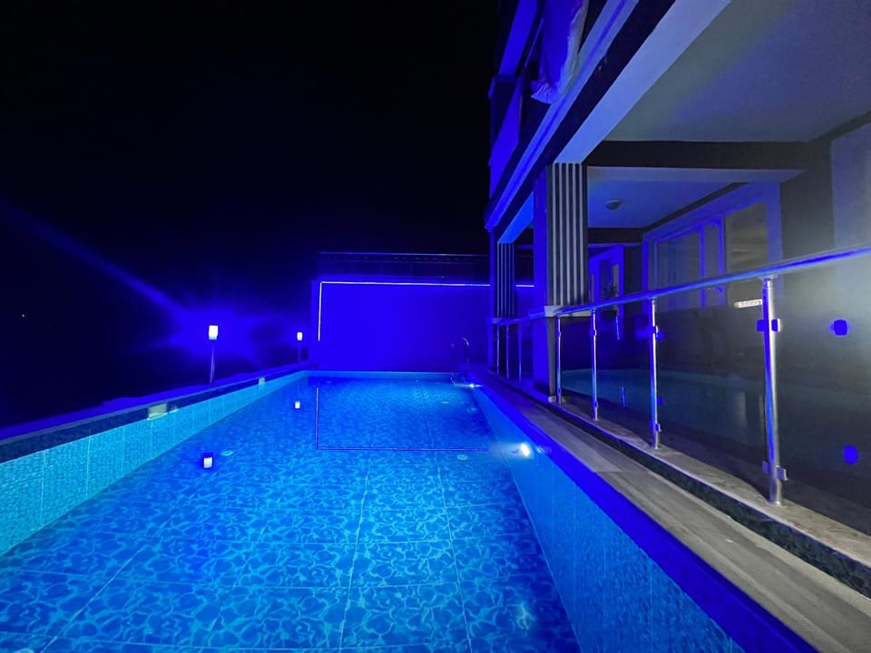 Night, Swimming pool