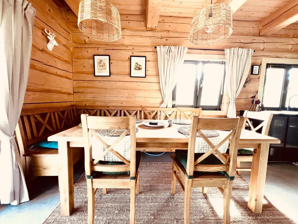 Dining area, Food, Mountain view