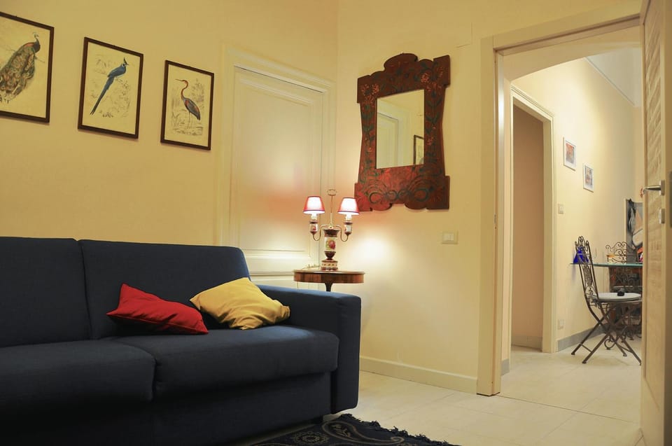 Communal lounge/ TV room, Bed, Living room, air conditioner