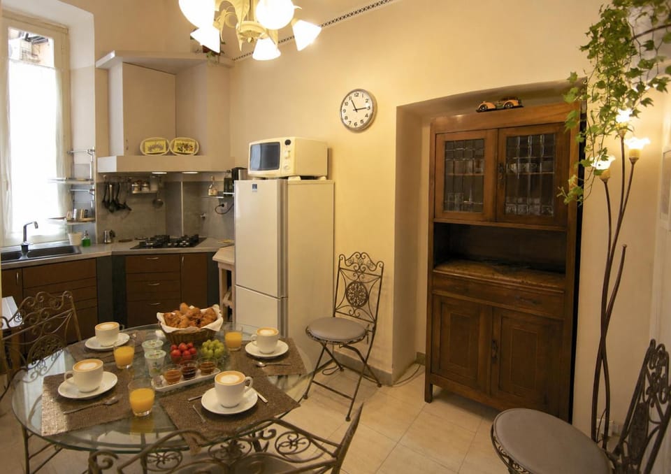 Breakfast, kitchen