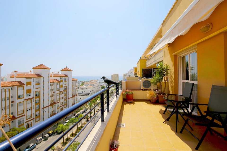 Property building, Balcony/Terrace, Balcony/Terrace, Seating area, Dining area, Sea view