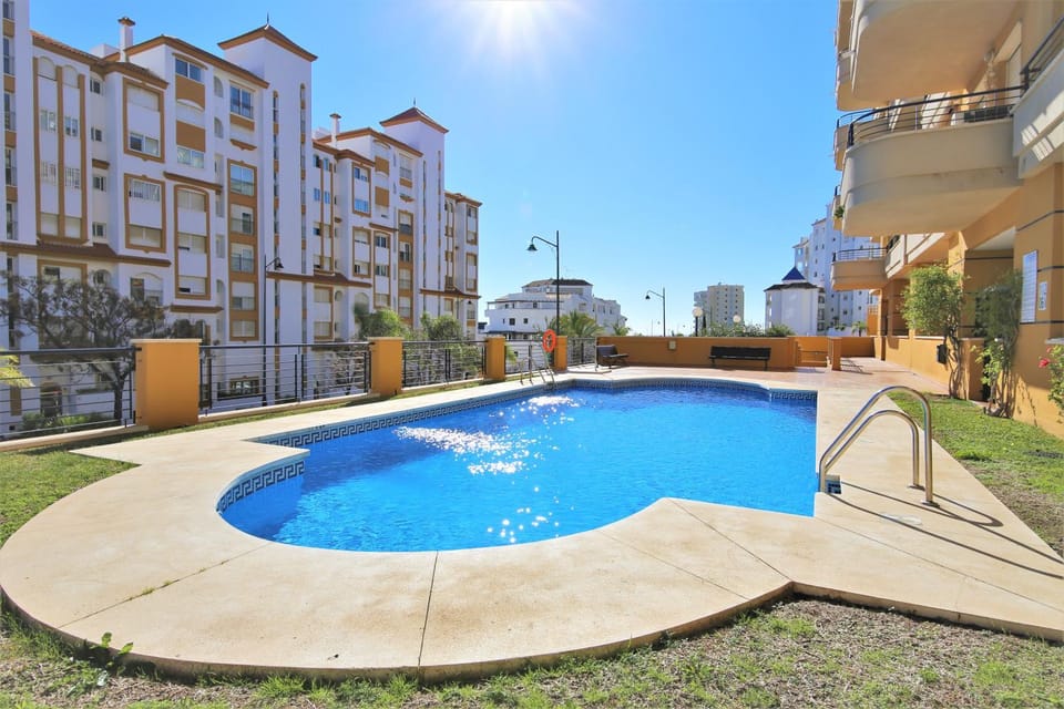 Property building, Garden, Swimming pool, Swimming pool