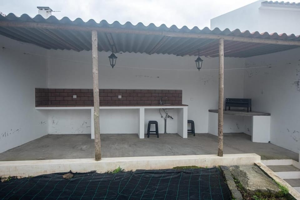 Patio, BBQ facilities