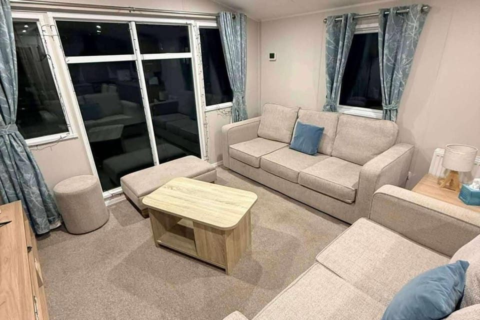 Caravan-Blackpool-FamilyFriendly-Activities Chalet in Wyre District