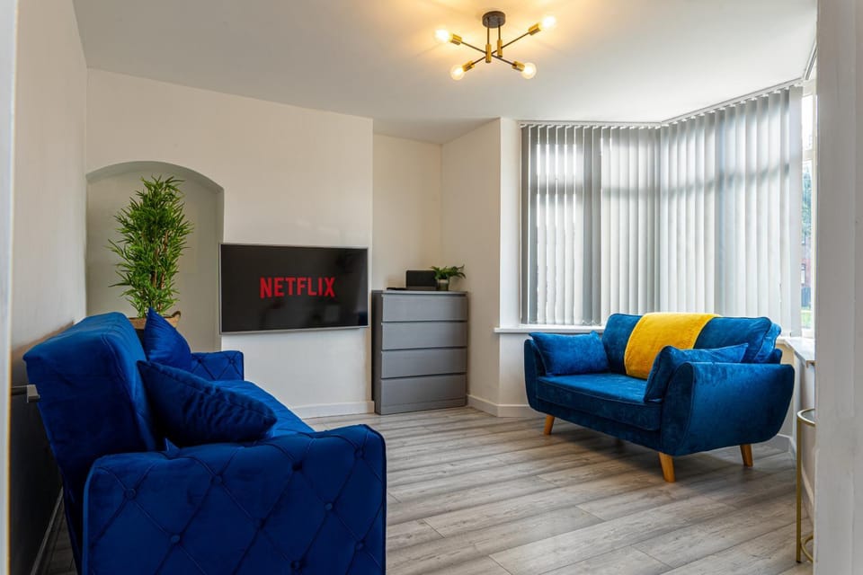 TV and multimedia, Living room, Seating area