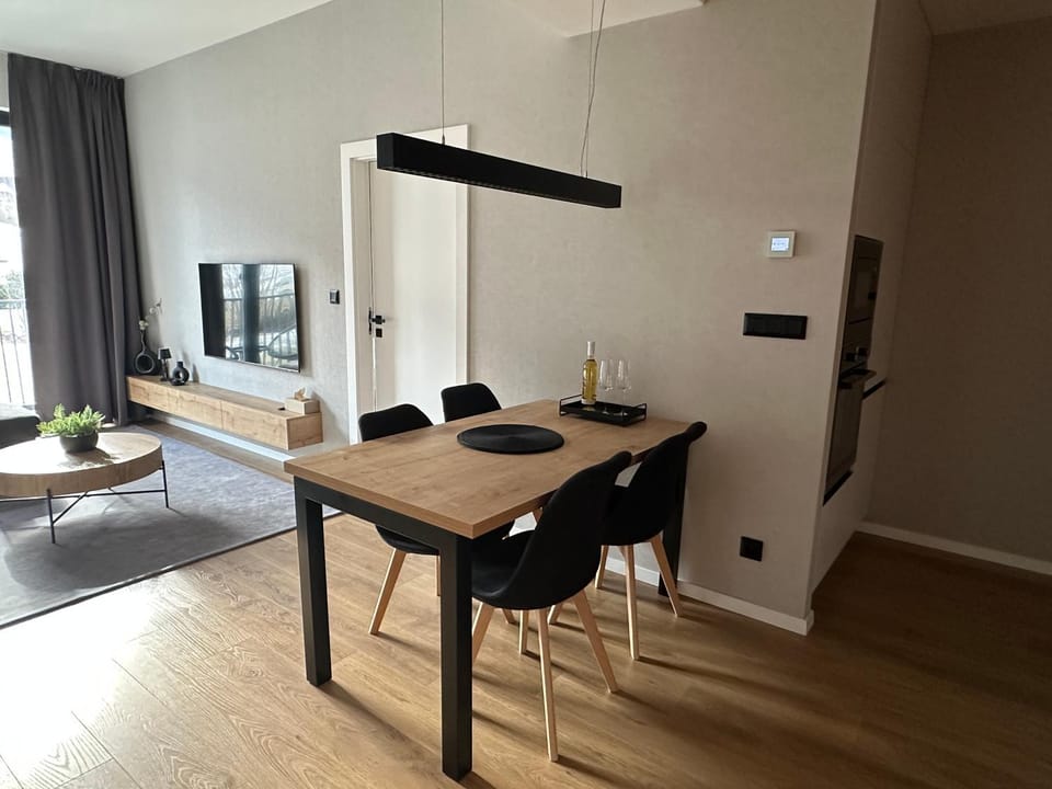 Dining area, kitchen