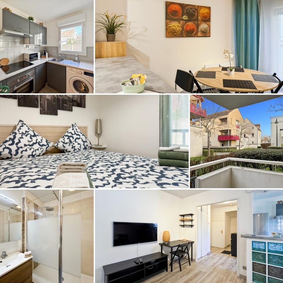 Bed, TV and multimedia, Kitchen or kitchenette, Living room, Photo of the whole room, Dining area, Bedroom