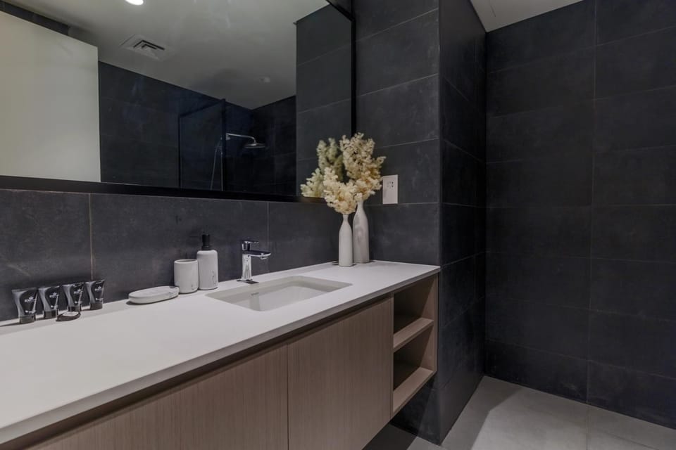 Sahab - Stunning 1BR with Terrace at the Bolivard Apartment in Al Sharjah