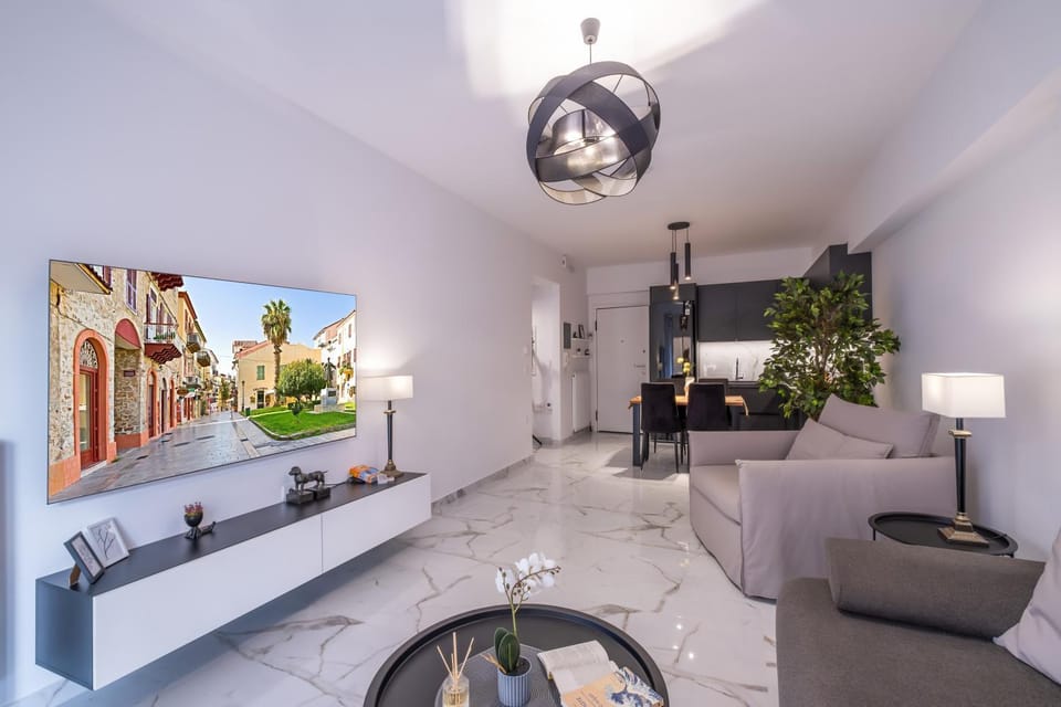 Communal lounge/ TV room, TV and multimedia, Living room, Seating area
