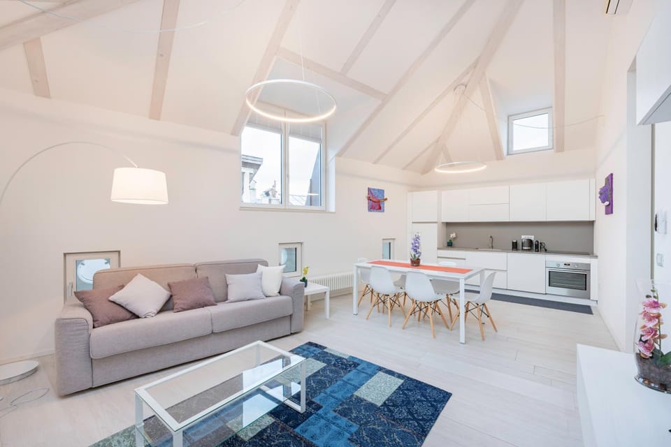 Kitchen or kitchenette, Living room, Seating area, Dining area, pet friendly