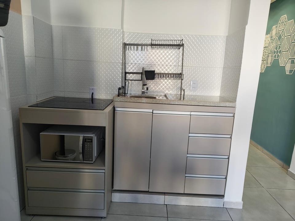microwave, stove, kitchen