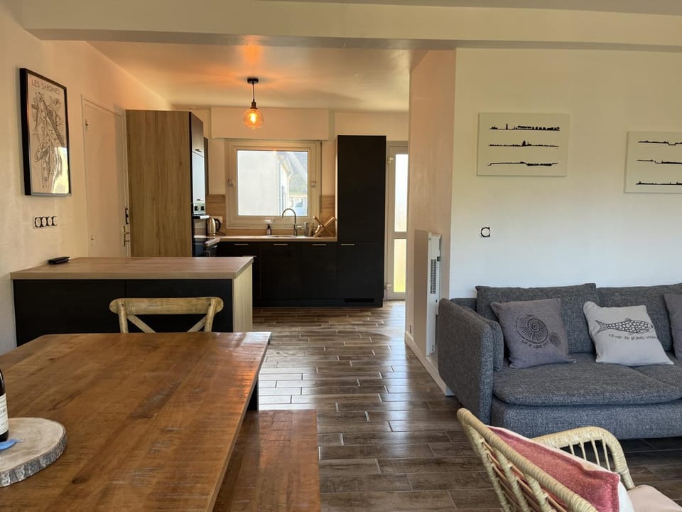 Communal lounge/ TV room, Kitchen or kitchenette, Living room, Seating area, Dining area, kitchen