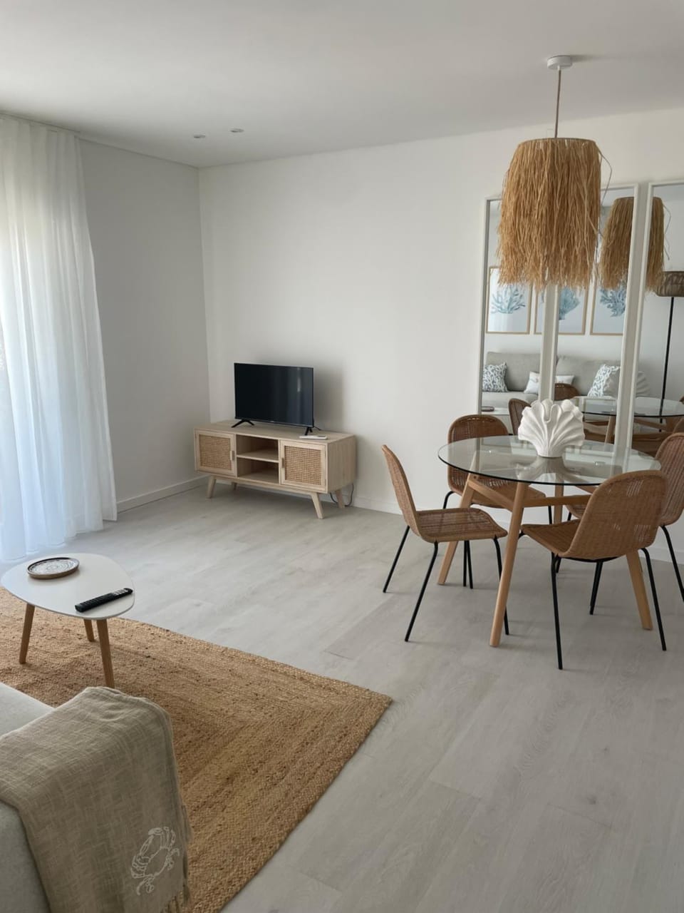 Communal lounge/ TV room, TV and multimedia, Seating area, Dining area