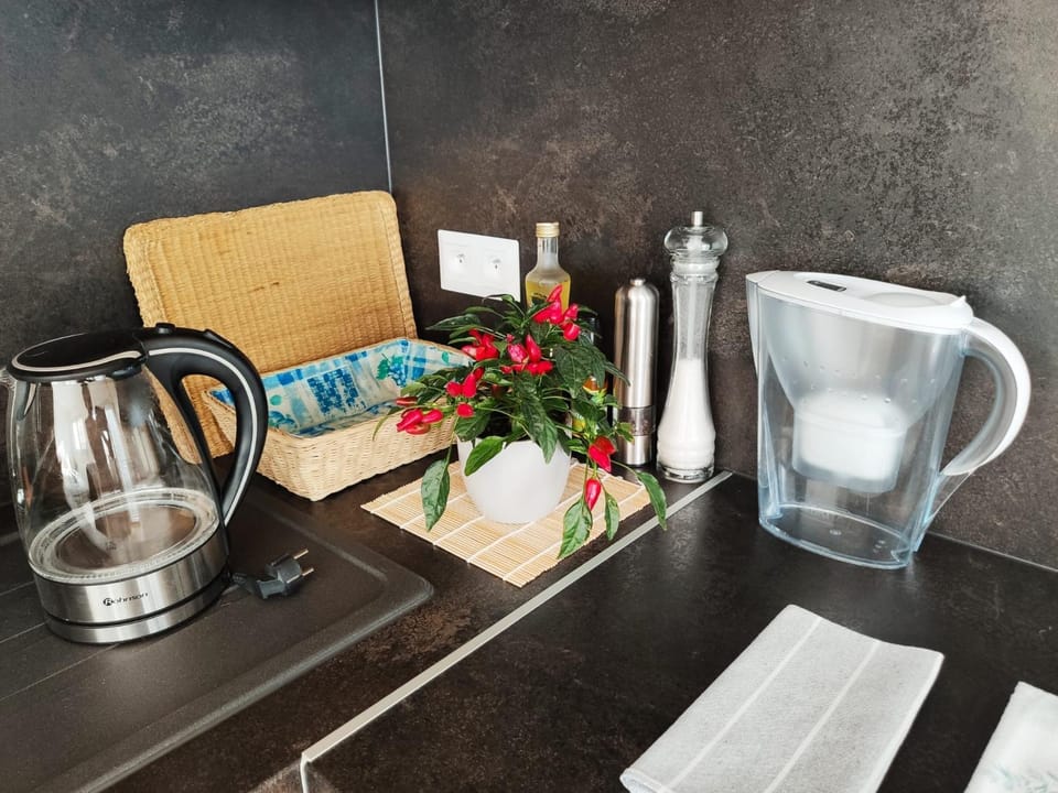 Coffee/tea facilities, Kitchen or kitchenette, Food and drinks