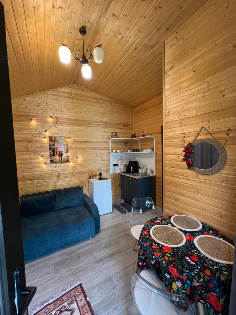 Kitchen or kitchenette, Seating area, minibar