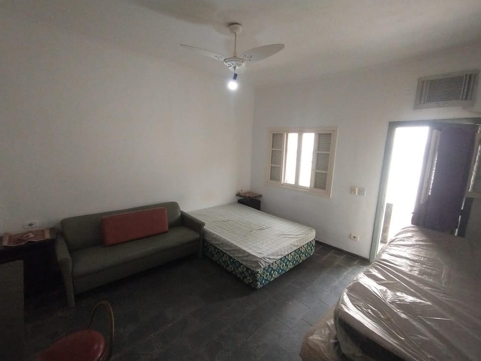 Bed, Living room, Photo of the whole room, Seating area, Bedroom
