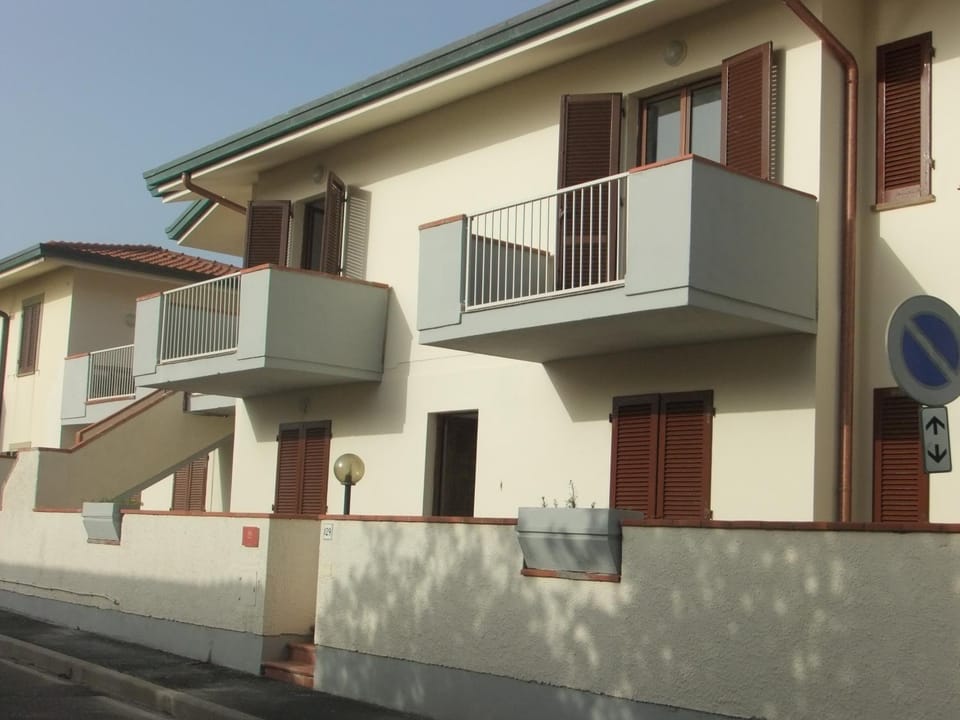 Property building, Balcony/Terrace