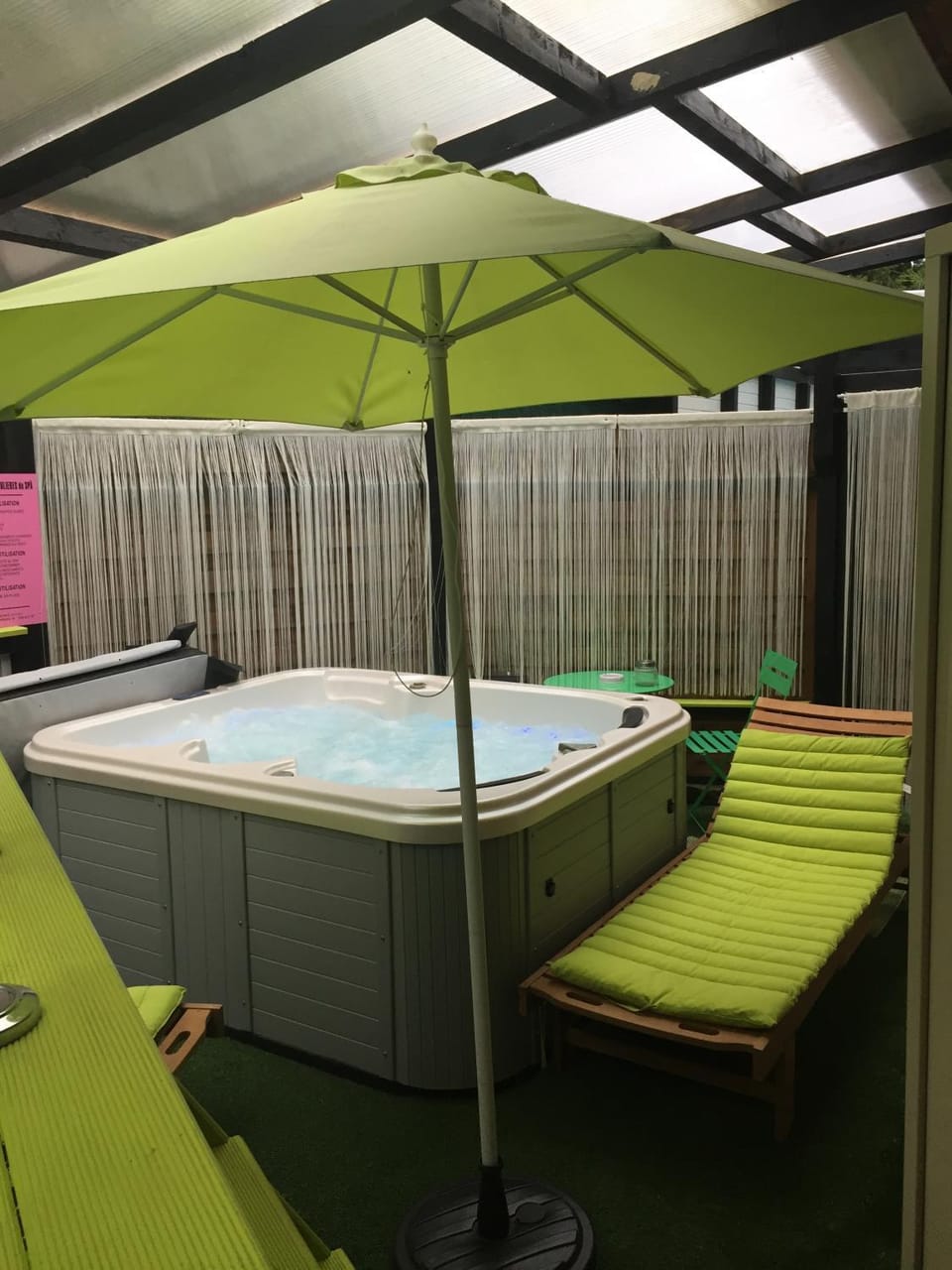 Hot Tub, Swimming pool