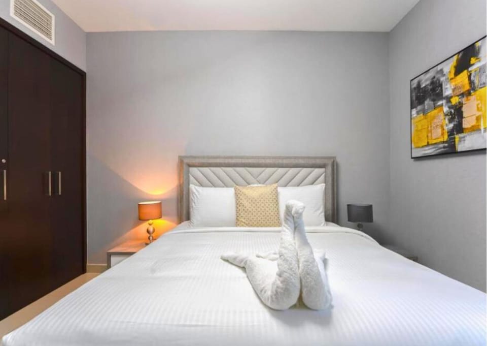 Bed, Photo of the whole room, Bedroom, towels, air conditioner