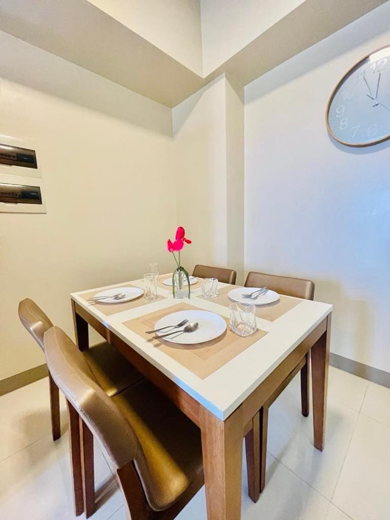 Budget friendly 1bedroom in The Mactan Newtown with pool&beach access Apartment in Lapu-Lapu City