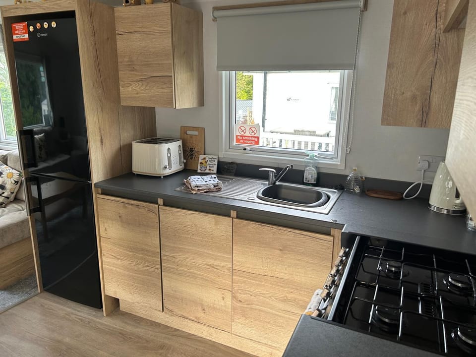 HoneyBees At Glade 17 Campground/ 
RV Resort in Bideford Bay Holiday Park