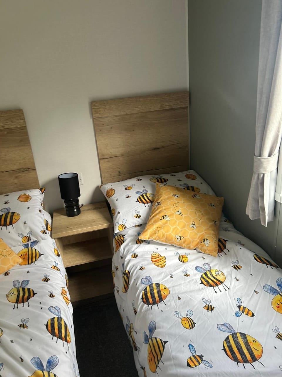 HoneyBees At Glade 17 Campground/ 
RV Resort in Bideford Bay Holiday Park