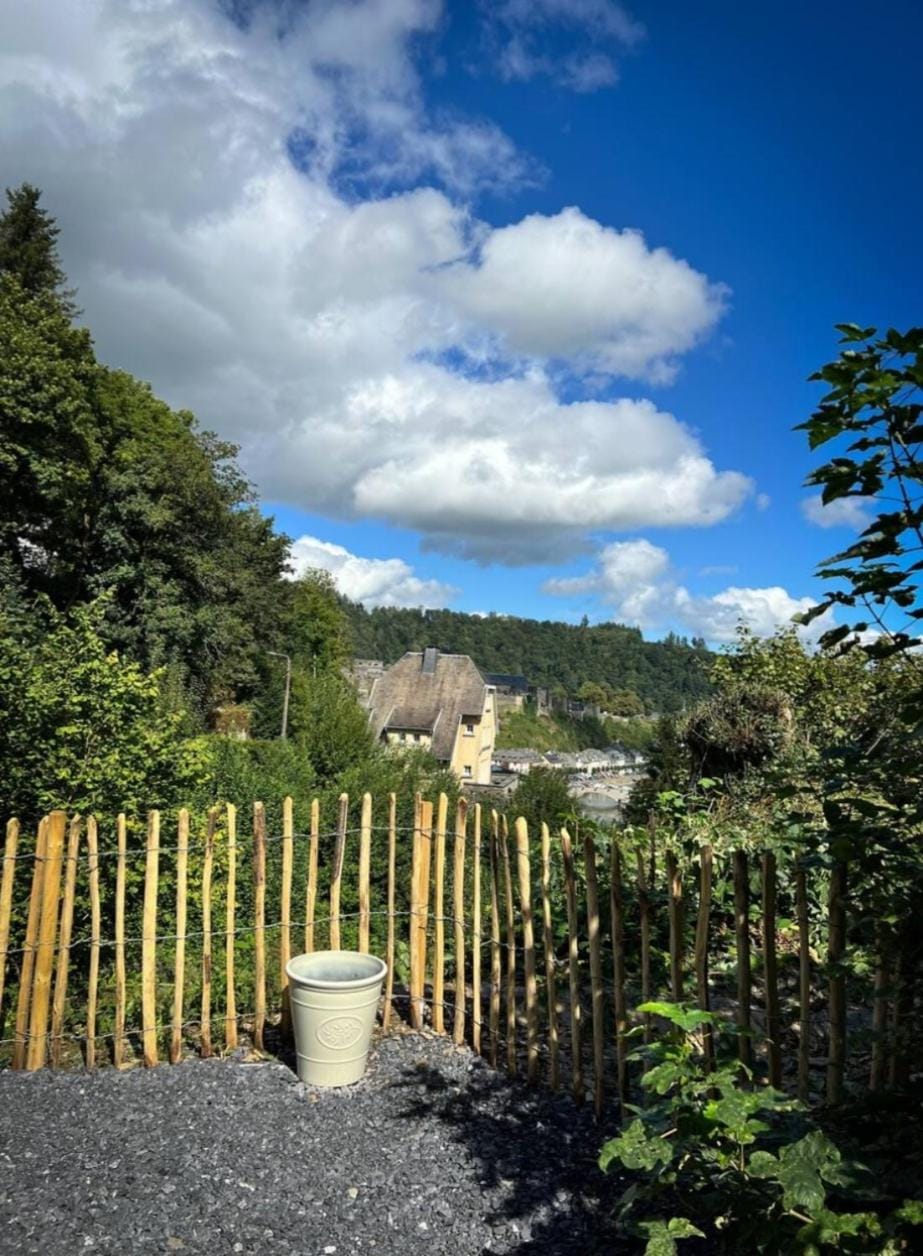 Nearby landmark, Natural landscape, Balcony/Terrace, Mountain view